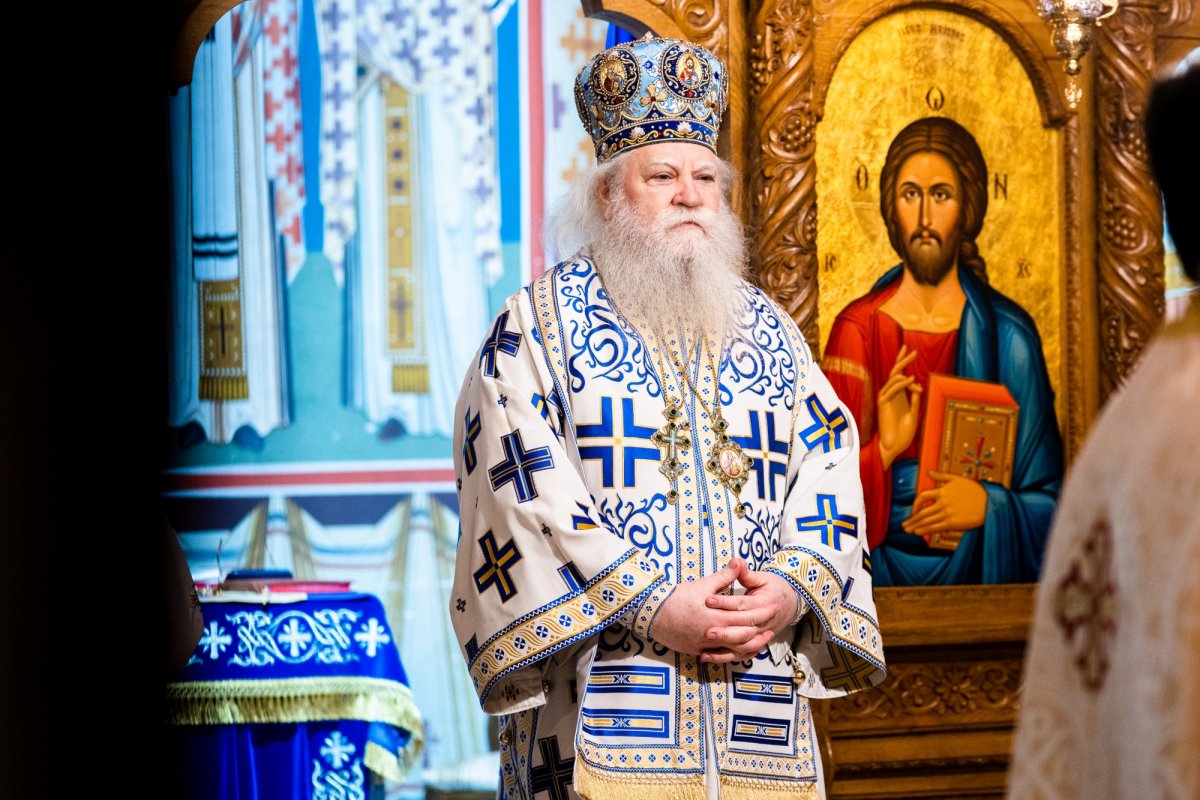 Slujbă arhierească în prima duminică a Triodului la Paraclisul Mănăstirii „Sfântul Ioan cel Nou” din Suceava 203356