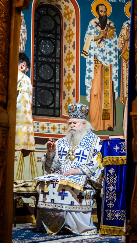 Slujbă arhierească în prima duminică a Triodului la Paraclisul Mănăstirii „Sfântul Ioan cel Nou” din Suceava 203361