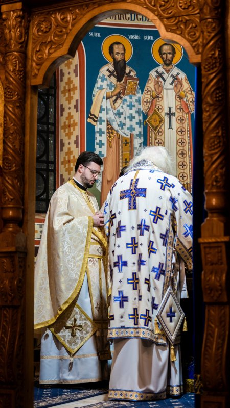 Slujbă arhierească în prima duminică a Triodului la Paraclisul Mănăstirii „Sfântul Ioan cel Nou” din Suceava 203370