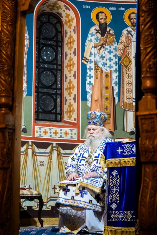 Slujbă arhierească în prima duminică a Triodului la Paraclisul Mănăstirii „Sfântul Ioan cel Nou” din Suceava 203371