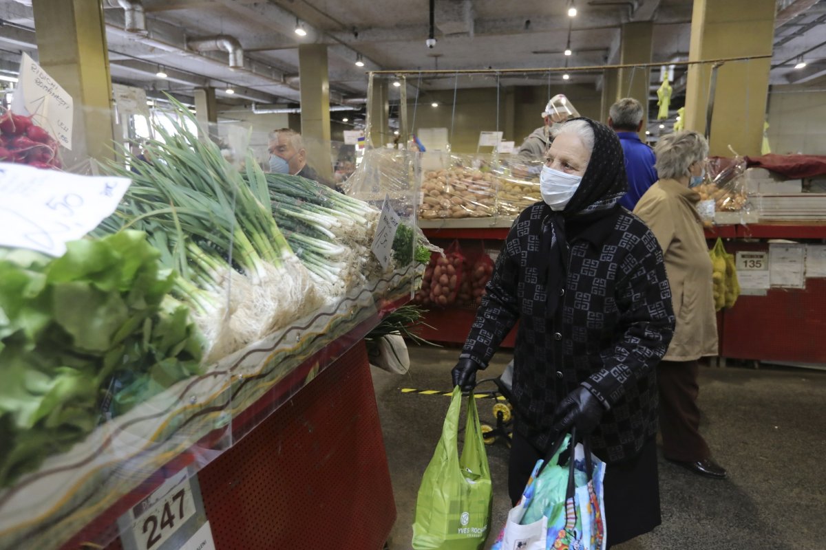 Scumpiri de 7% la alimente în ianuarie 203481