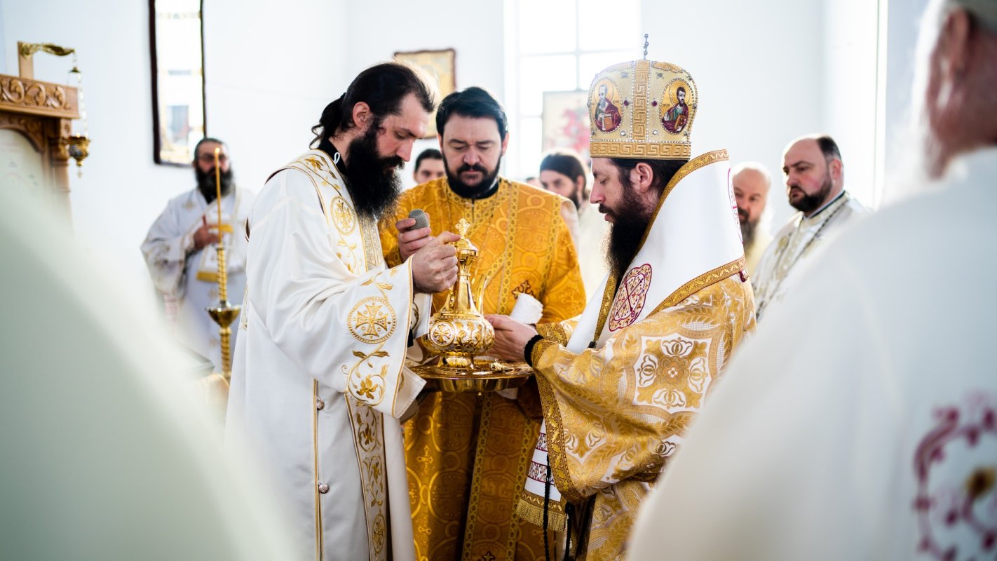 Binecuvântare la Mănăstirea „Acoperământul Maicii Domnului”-Siminicea 204103