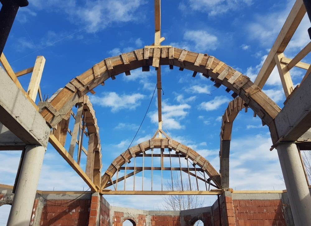 Sfințirea clopotelor bisericii ortodoxe dintr-o localitate arădeană 204146