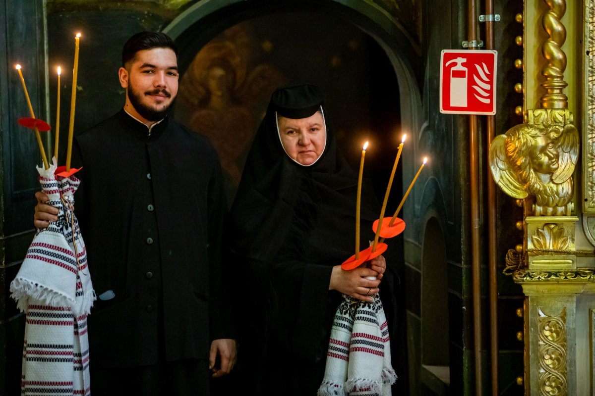 Slujbă de pomenire pentru romii trecuți la Domnul în robie, lagăre și deportări 204056