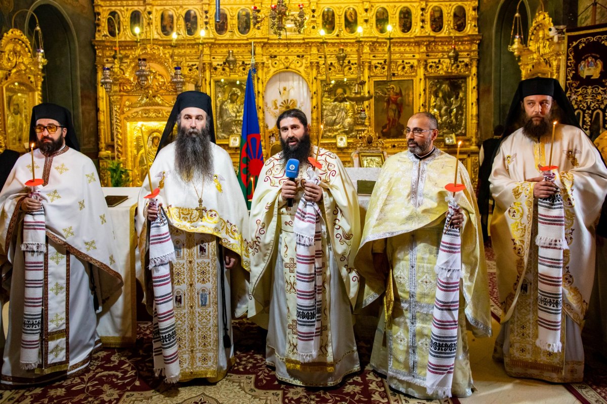 Slujbă de pomenire pentru romii trecuți la Domnul în robie, lagăre și deportări 204068