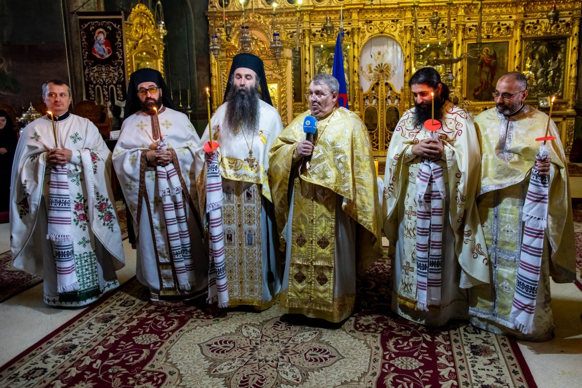 Slujbă de pomenire pentru romii trecuți la Domnul în robie, lagăre și deportări 204080