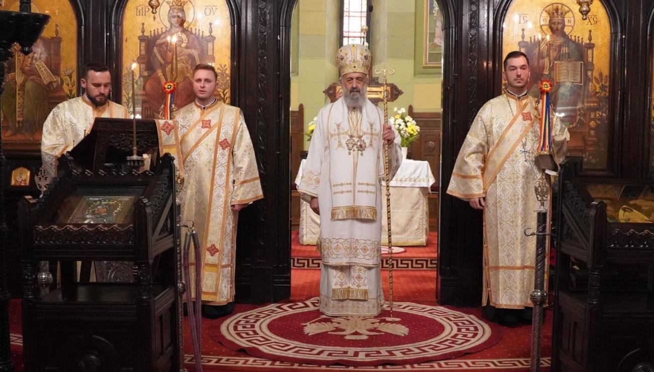 „Tatăl ceresc ne așteaptă cu iubire și cu milă” 204130