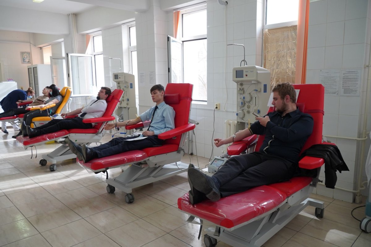 O nouă campanie de donare de sânge a elevilor seminarişti gălăţeni 204263