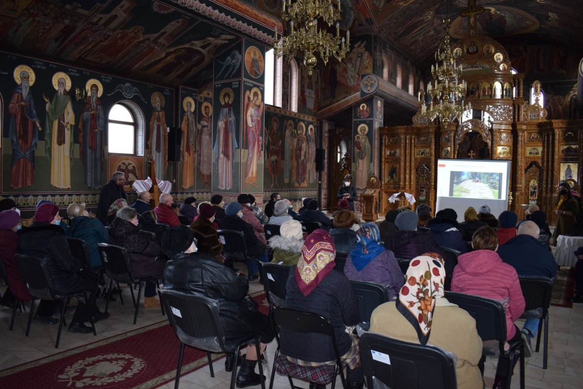 O sută de bătrâni îngrijiţi în pandemie la Văratec și Iași 204223