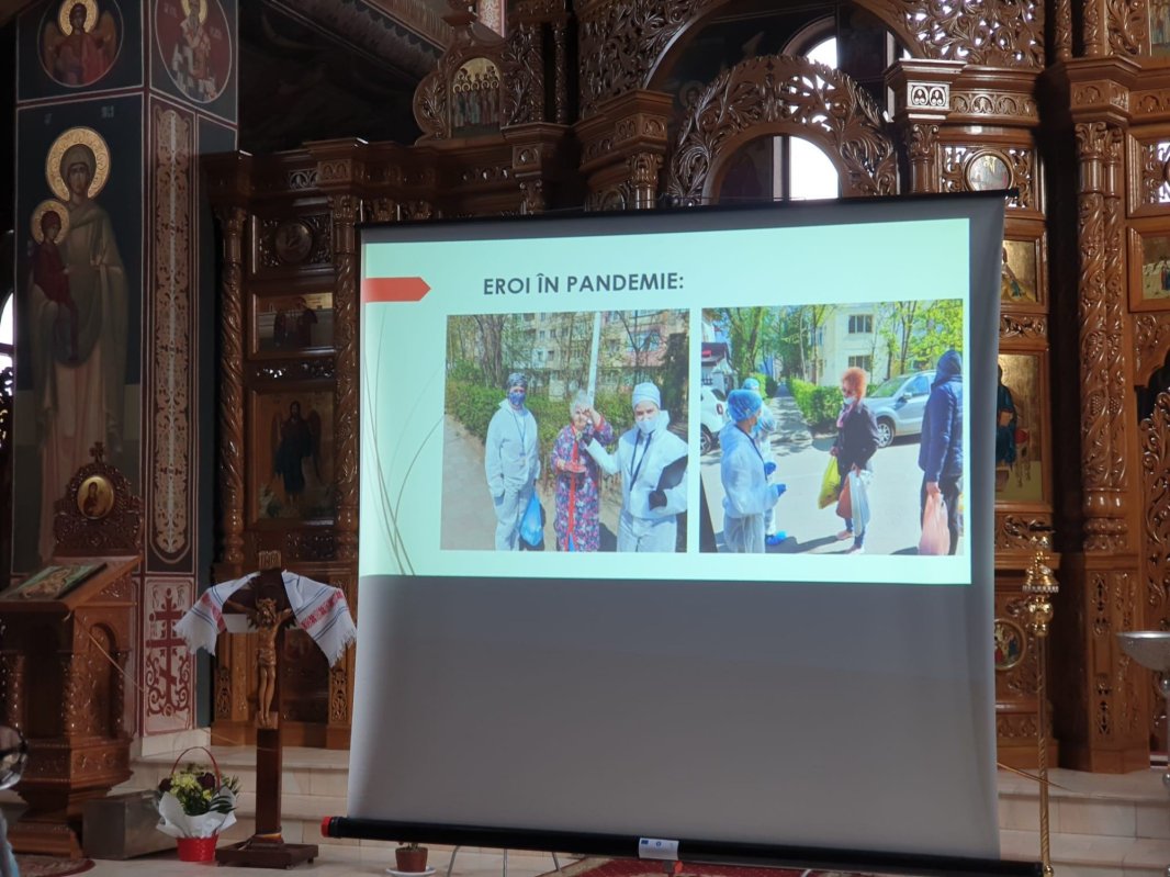 O sută de bătrâni îngrijiţi în pandemie la Văratec și Iași 204224