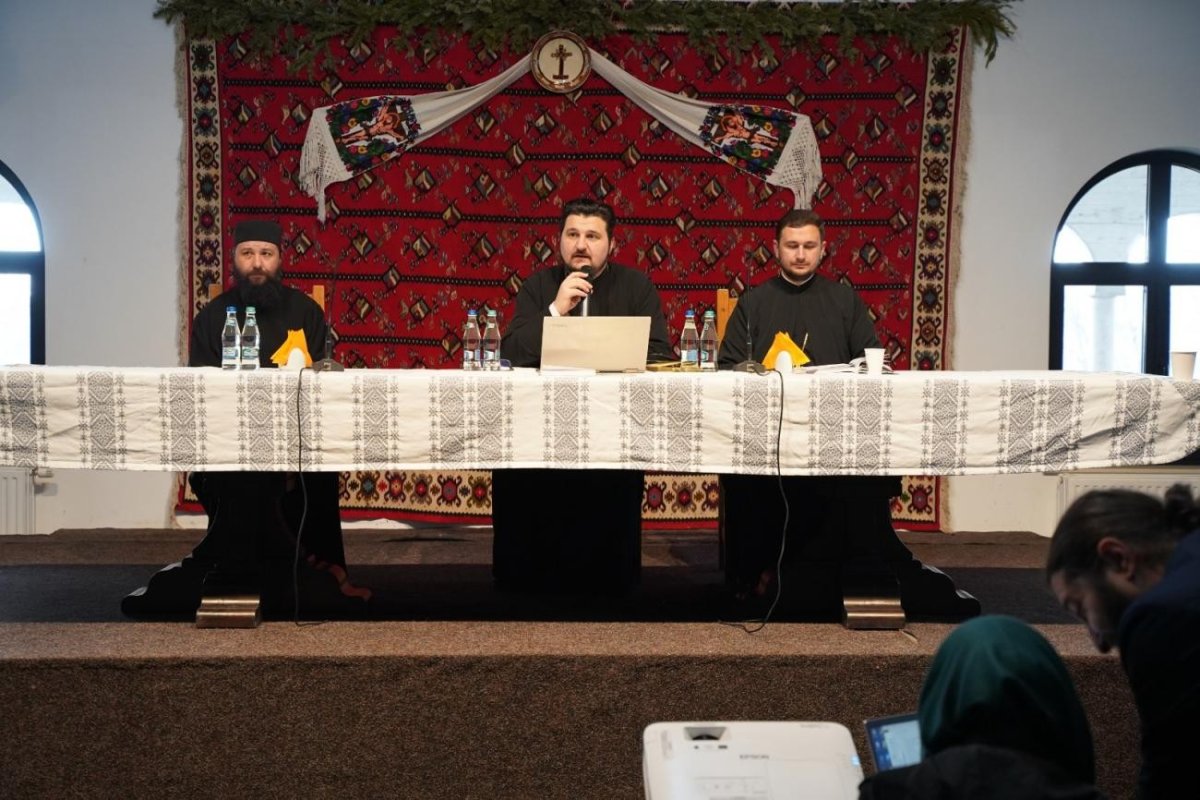 Ședință de lucru privind activitățile culturale, catehetice și de tineret din Arhiepiscopia Alba Iuliei 204387