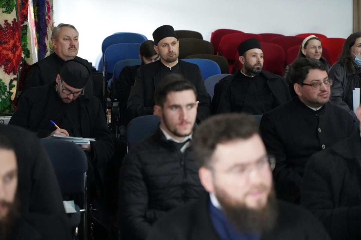 Ședință de lucru privind activitățile culturale, catehetice și de tineret din Arhiepiscopia Alba Iuliei 204390