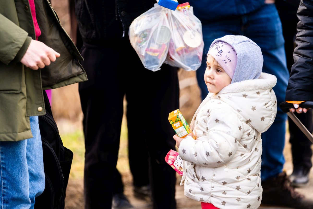 Alimente, asistență spirituală, locuri de cazare pentru ucraineni în Arhiepiscopia Sucevei și Rădăuților  204601