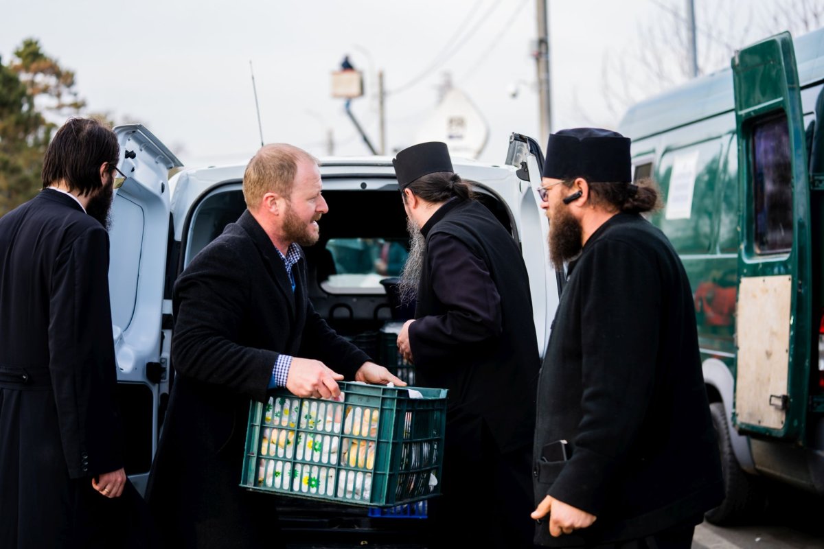 Alimente, asistență spirituală, locuri de cazare pentru ucraineni în Arhiepiscopia Sucevei și Rădăuților  204602