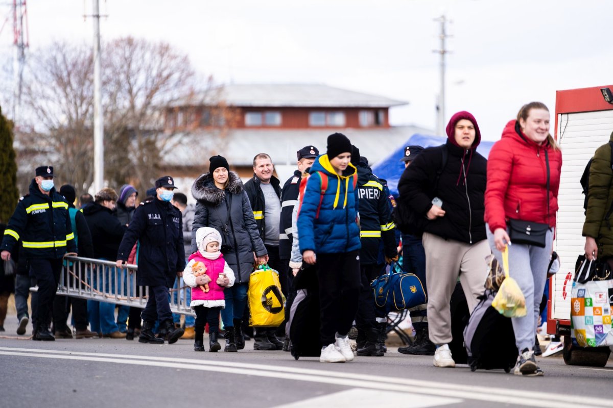 Arhiepiscopia Sucevei și Rădăuților sprijină cetățenii ucraineni greu încercați  204625