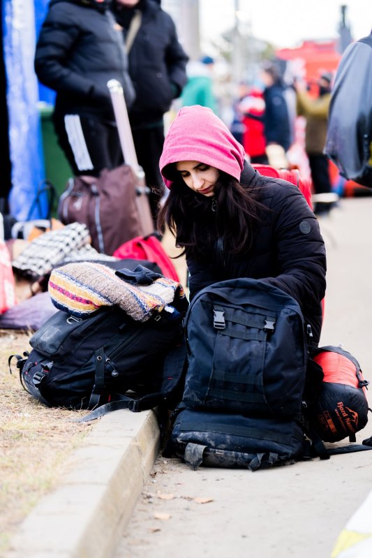 Arhiepiscopia Sucevei și Rădăuților sprijină cetățenii ucraineni greu încercați  204632