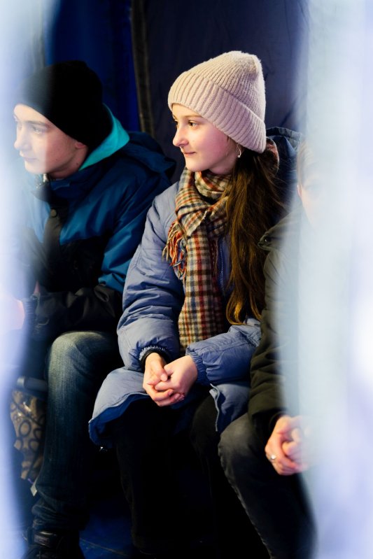 Arhiepiscopia Sucevei și Rădăuților sprijină cetățenii ucraineni greu încercați  204633