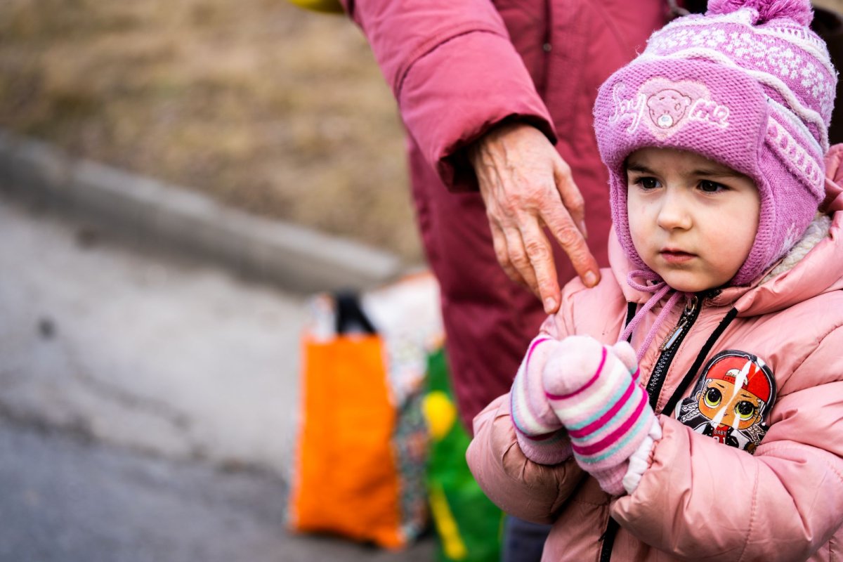 Arhiepiscopia Sucevei și Rădăuților sprijină cetățenii ucraineni greu încercați  204640