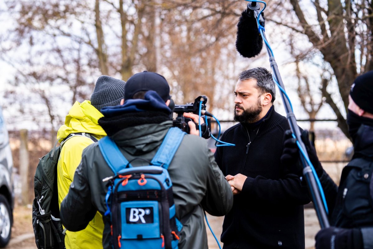 Arhiepiscopia Sucevei și Rădăuților sprijină cetățenii ucraineni greu încercați  204658