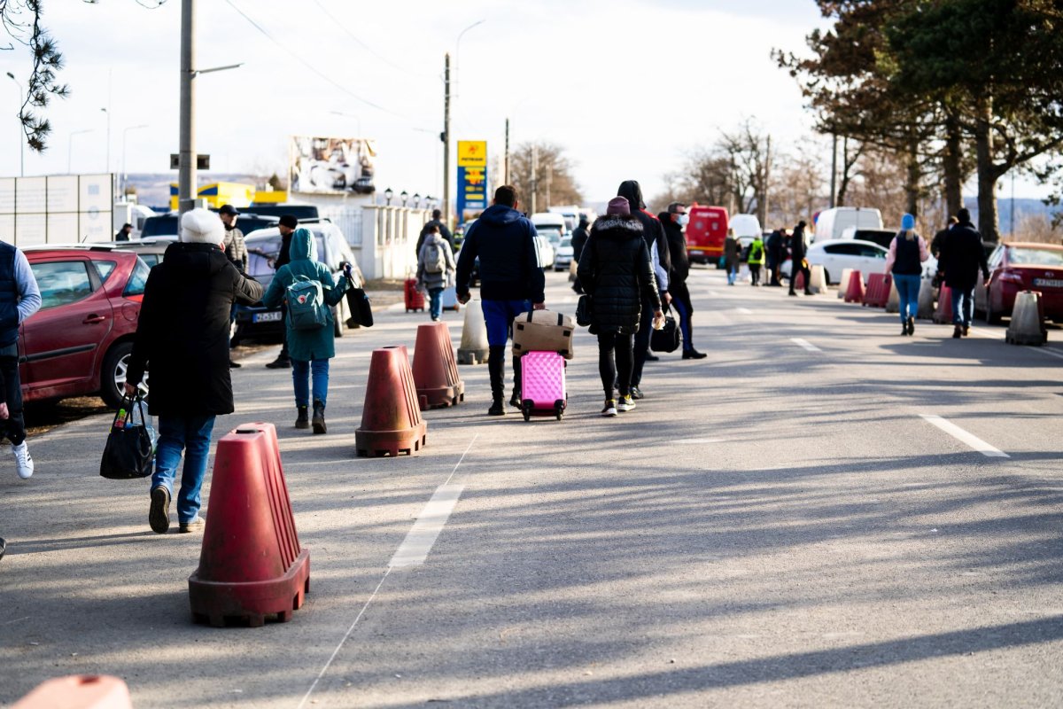 Arhiepiscopia Sucevei și Rădăuților sprijină cetățenii ucraineni greu încercați  204659