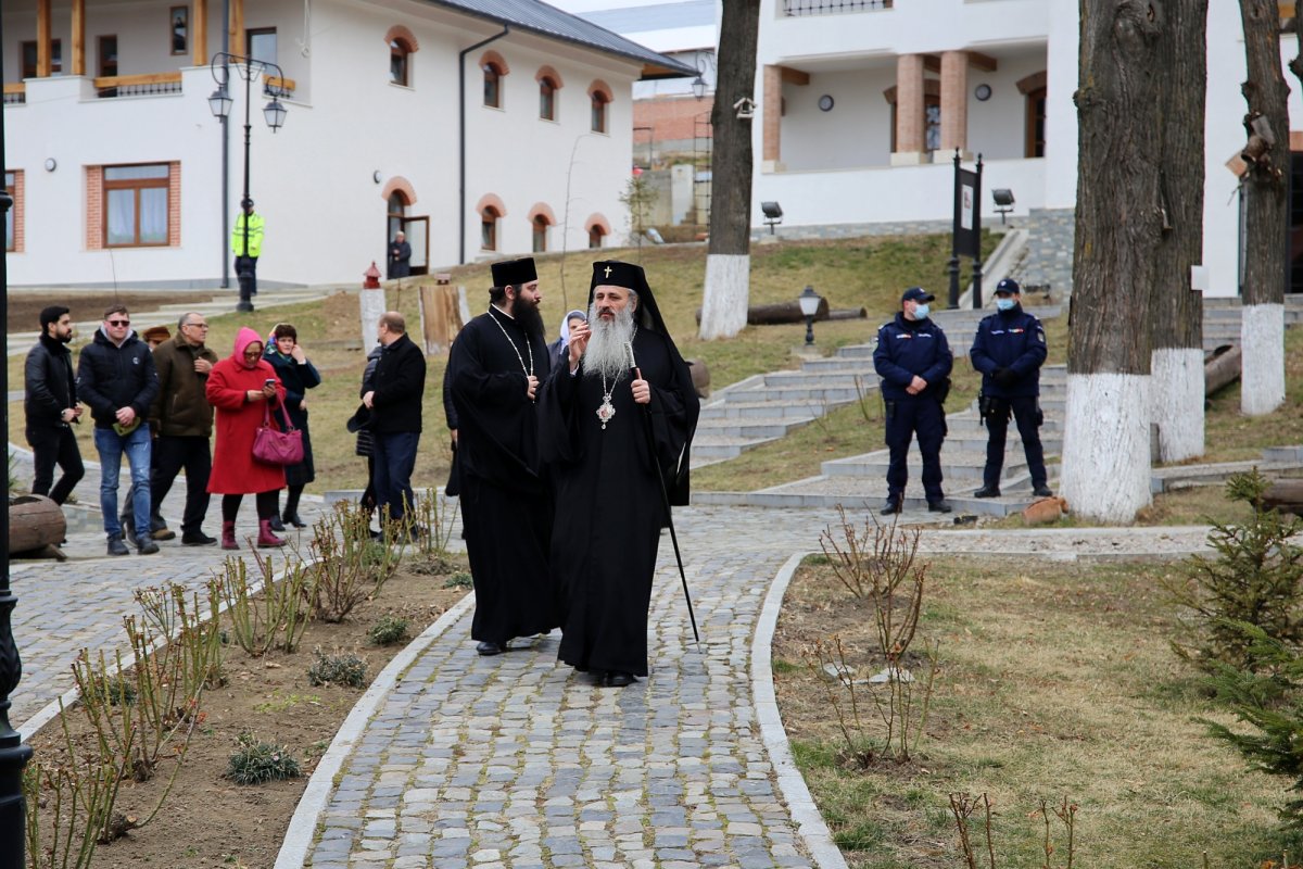 Apel la rugăciune și milostenie făcut de Mitropolitul Moldovei și Bucovinei 204711