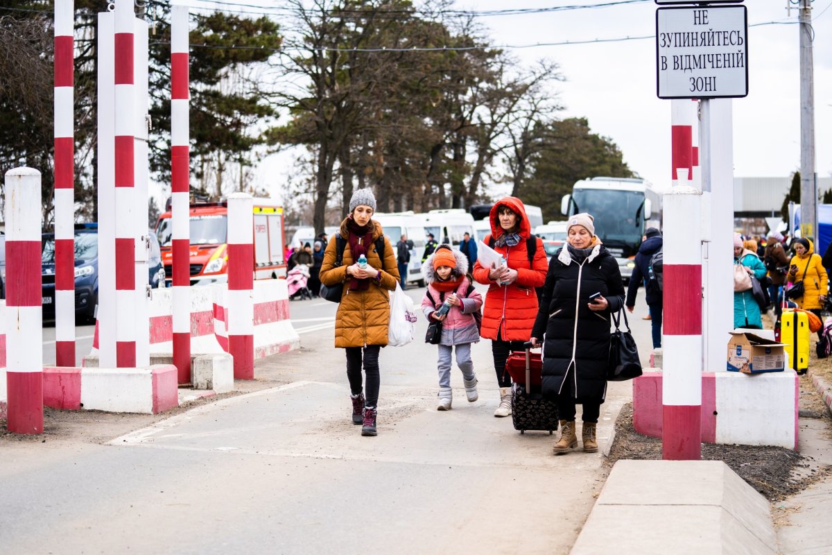 Arhiepiscopia Sucevei și Rădăuților continuă să fie alături de refugiați 204739