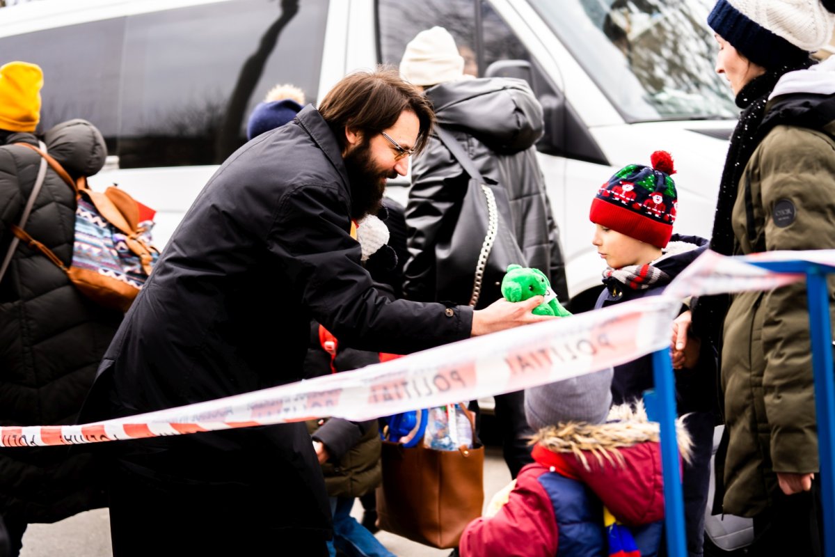 Arhiepiscopia Sucevei și Rădăuților continuă să fie alături de refugiați 204741
