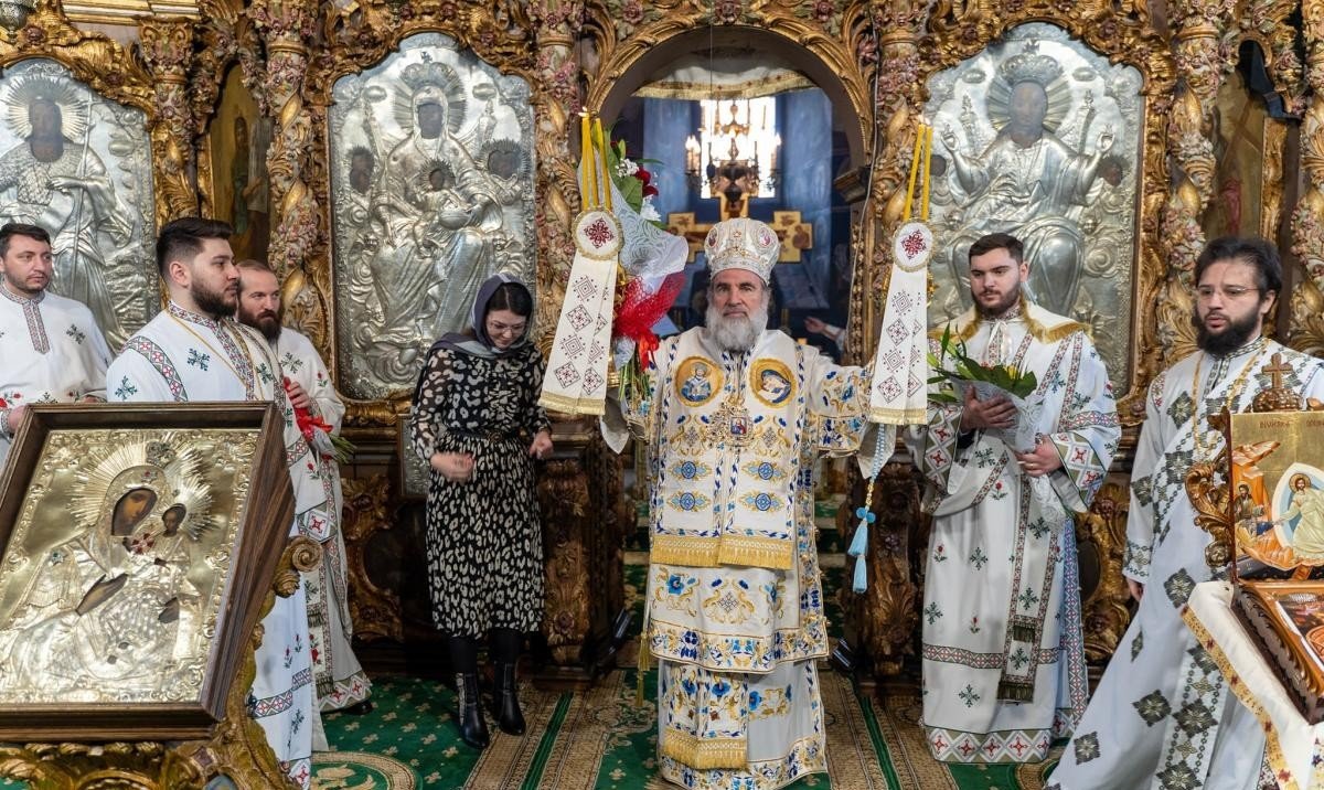 Hirotonie la Catedrala Arhiepiscopală din Roman 204736