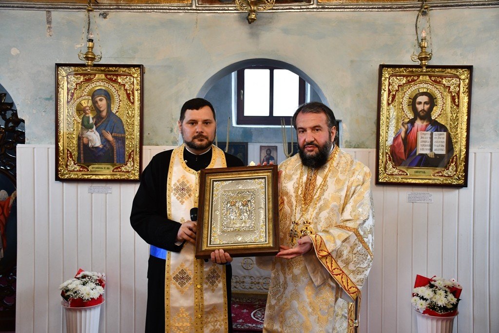 Înnoire la biserica din Secășeni, județul Caraș‑Severin  204744