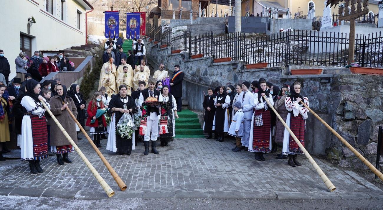 Sfânta Liturghie arhierească în Parohia Scărişoara, Protopopiatul Câmpeni 204725