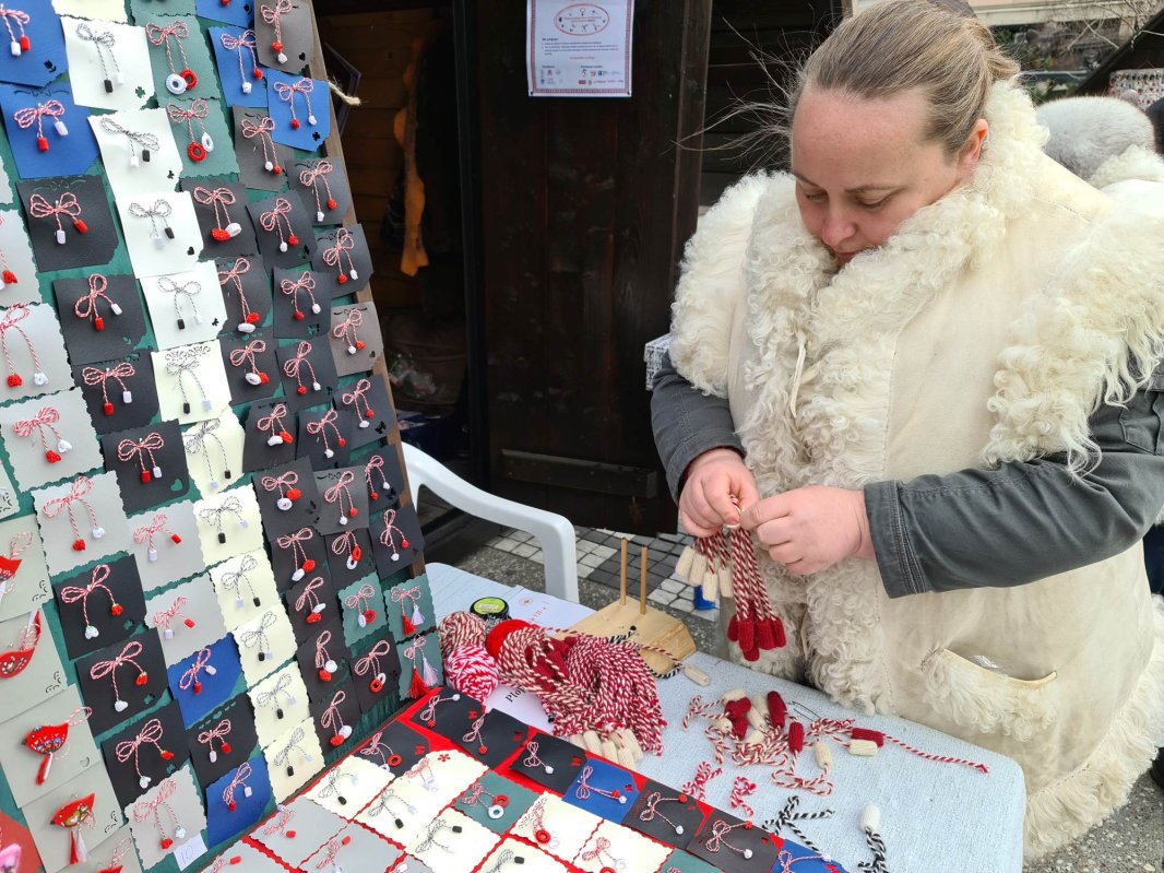 Mărțișorul, „fărâma de soare” a acestor zile grele 204907