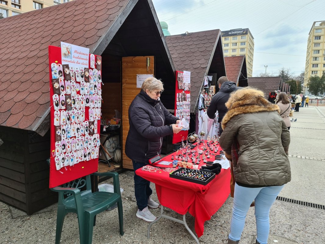 Mărțișorul, „fărâma de soare” a acestor zile grele 204940