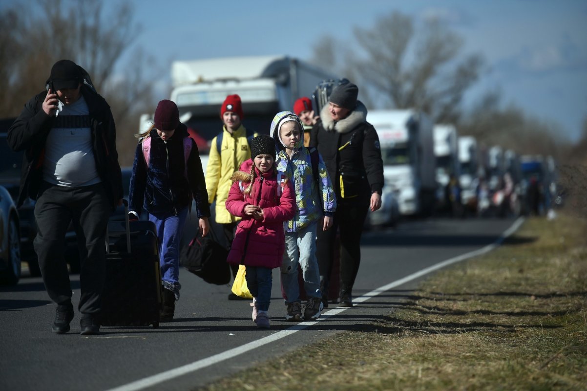 Transport de alimente și spații de cazare pentru refugiați în Arhiepiscopia Bucureștilor 205026