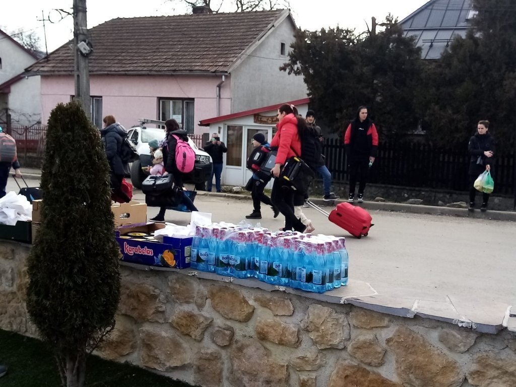 Ajutor oferit de Episcopia Maramureşului şi Sătmarului pentru refugiaţii din Ucraina 205080