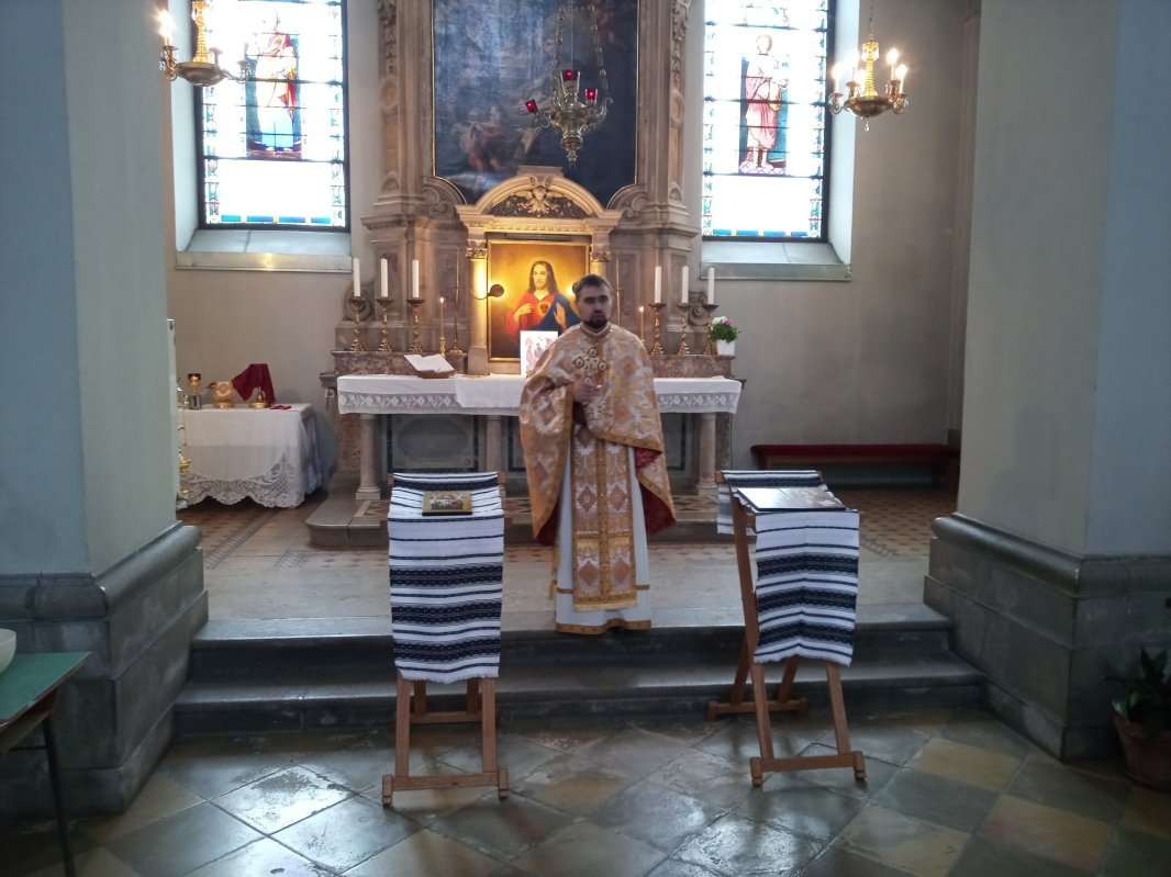 Slujbe de pomenire pentru soldații români înmormântați în Slovenia  205324