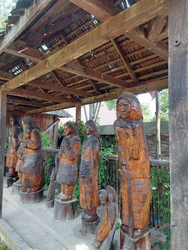 Lumea femeii maramureşene într-un singur muzeu 204988