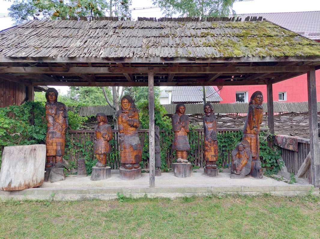 Lumea femeii maramureşene într-un singur muzeu 204994