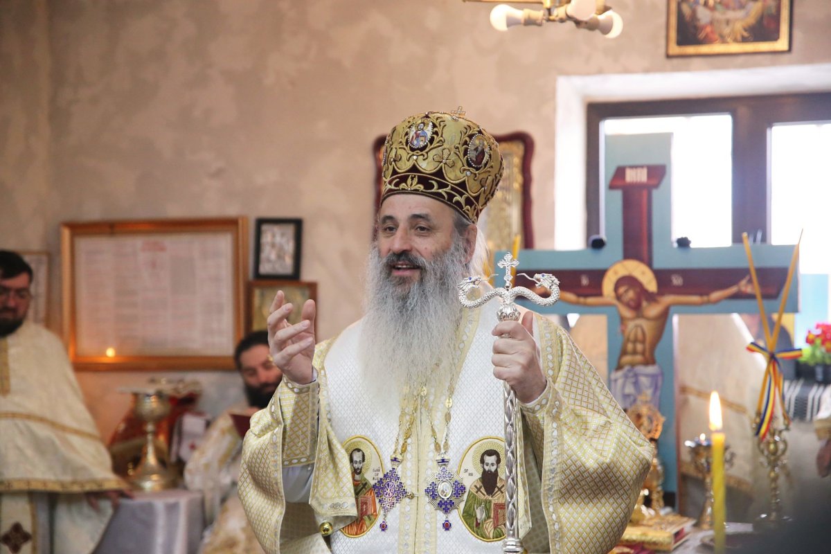 Sfințire de centru social în parohia ieșeană Frunziș 205400