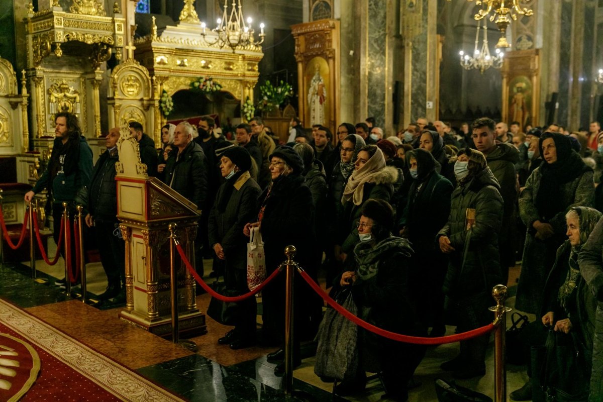 „Să fim cu gândul și cu toată lucrarea noastră uniți cu Dumnezeu” 205584