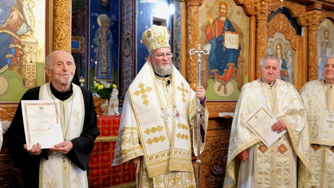 Sfânta Liturghie la Biserica „Soborul Sfinţilor 12 Apostoli” din Baia Mare 205503