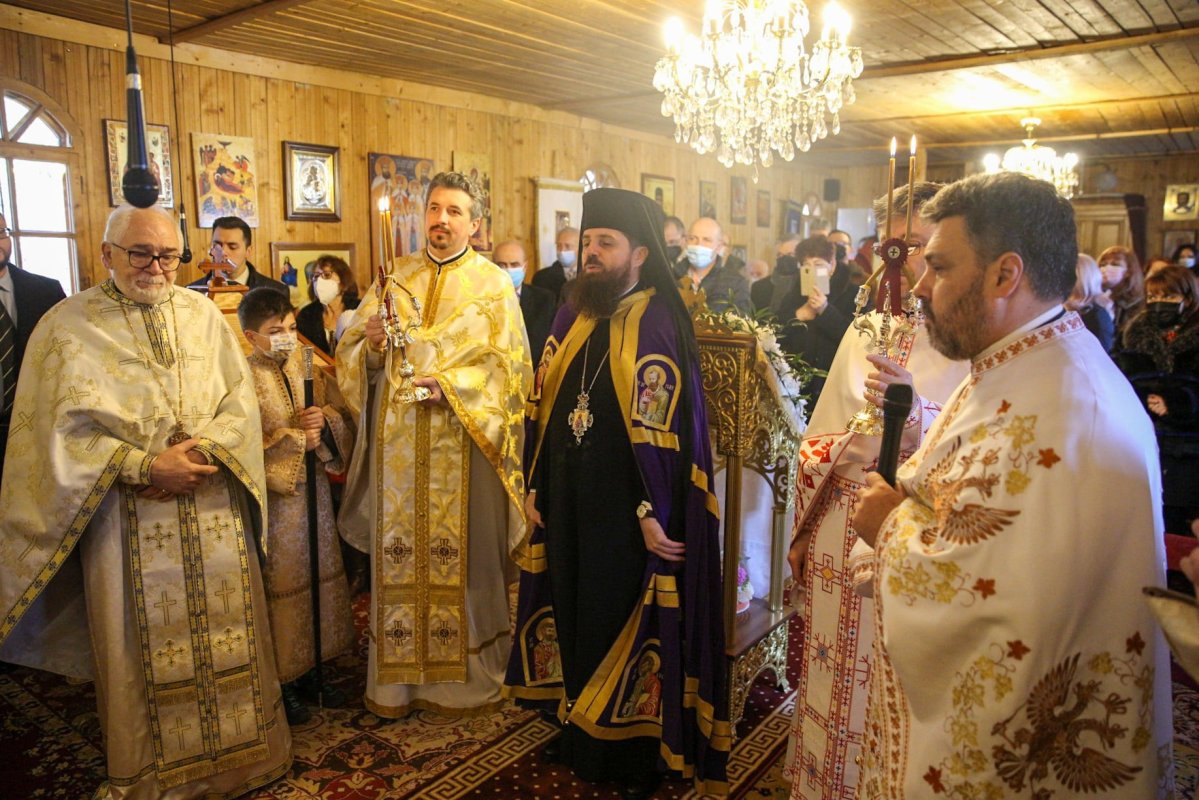 Binecuvântare arhierească în parohia clujeană „Sfinții Martiri Brâncoveni” 205630