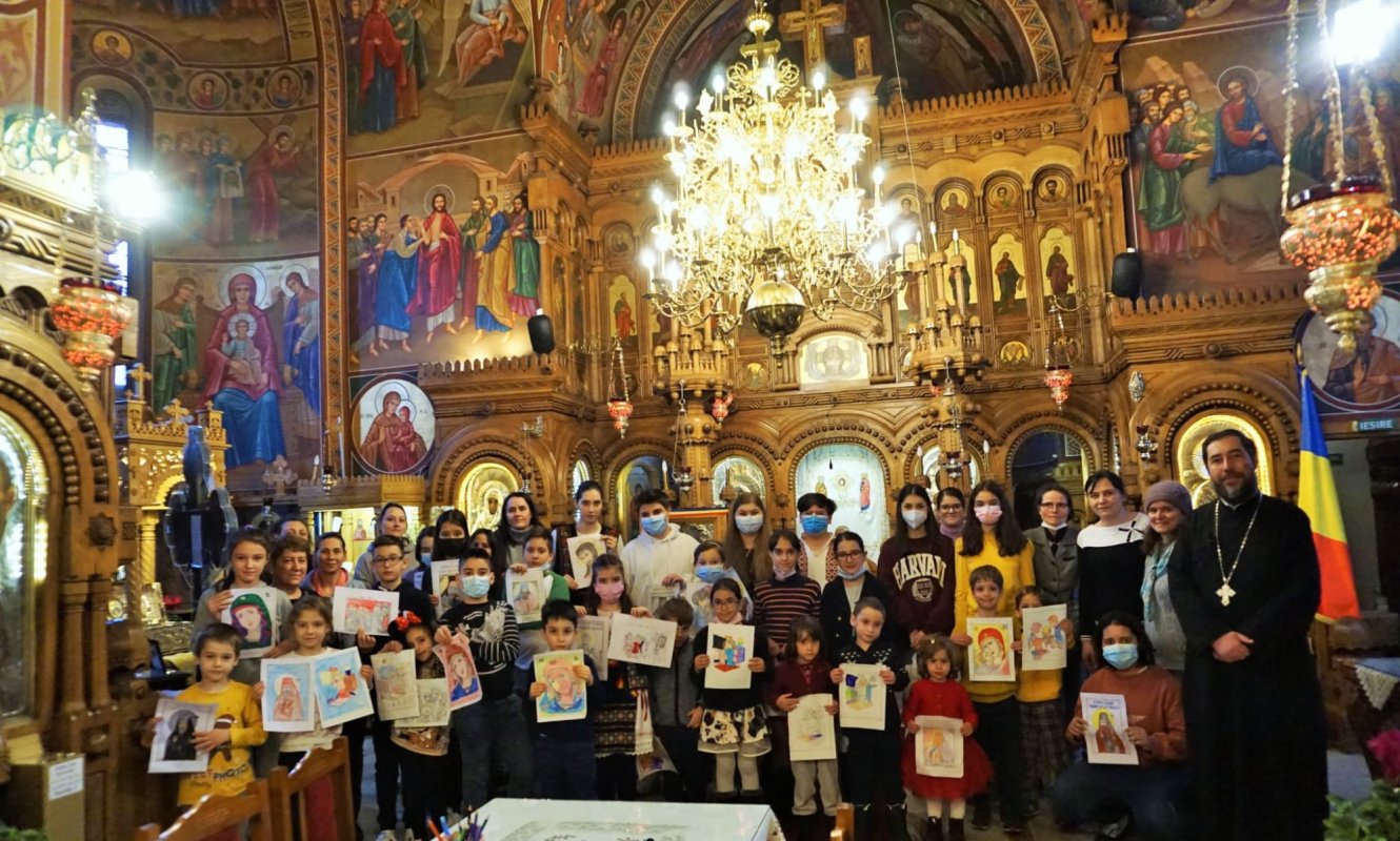 Cercul de poezie religioasă la o parohie din Capitală 205664