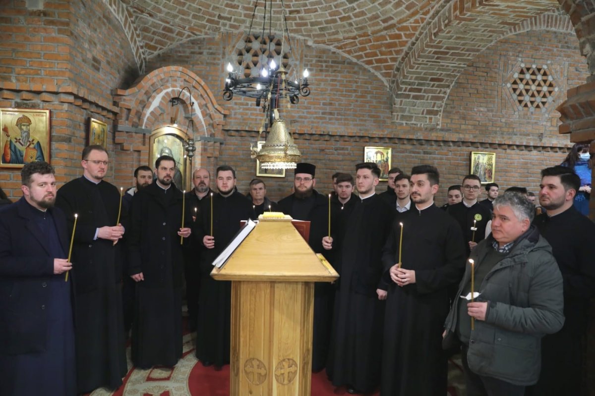 „Nimic cu rost nu se poate petrece fără rugăciune şi post” 205774