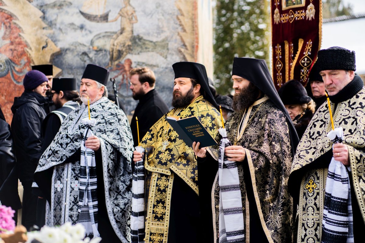 Prima stareță a Mănăstirii Voroneț a fost condusă pe ultimul drum pământesc 205907