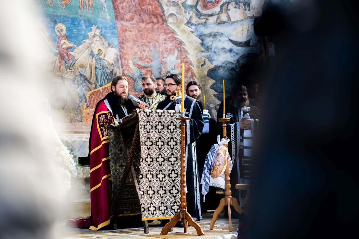 Prima stareță a Mănăstirii Voroneț a fost condusă pe ultimul drum pământesc 205912