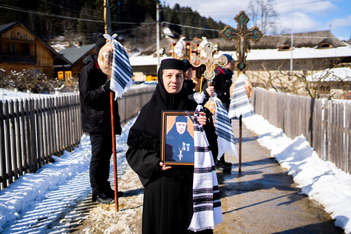 Prima stareță a Mănăstirii Voroneț a fost condusă pe ultimul drum pământesc 205930