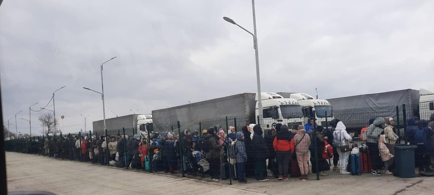 Ajutoare din partea Episcopiei Hușilor pentru ucrainenii și românii din Cernăuți, Ucraina 205953