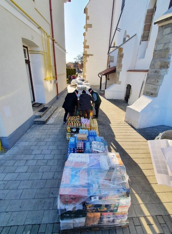 Arhiepiscopia Clujului a trimis peste 150 de tone de ajutoare în Ucraina 206035