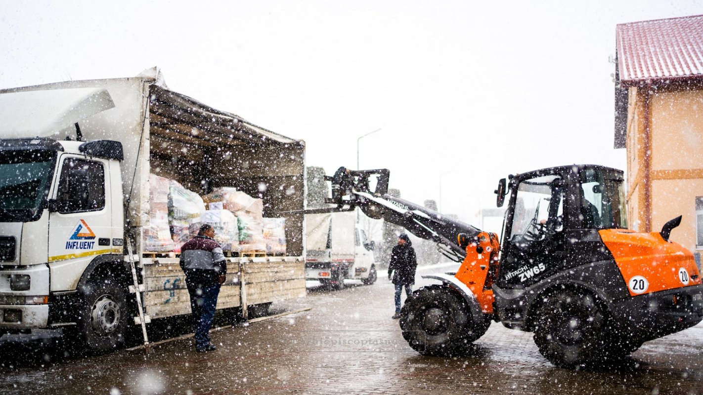 Arhiepiscopia Clujului a trimis peste 150 de tone de ajutoare în Ucraina 206296