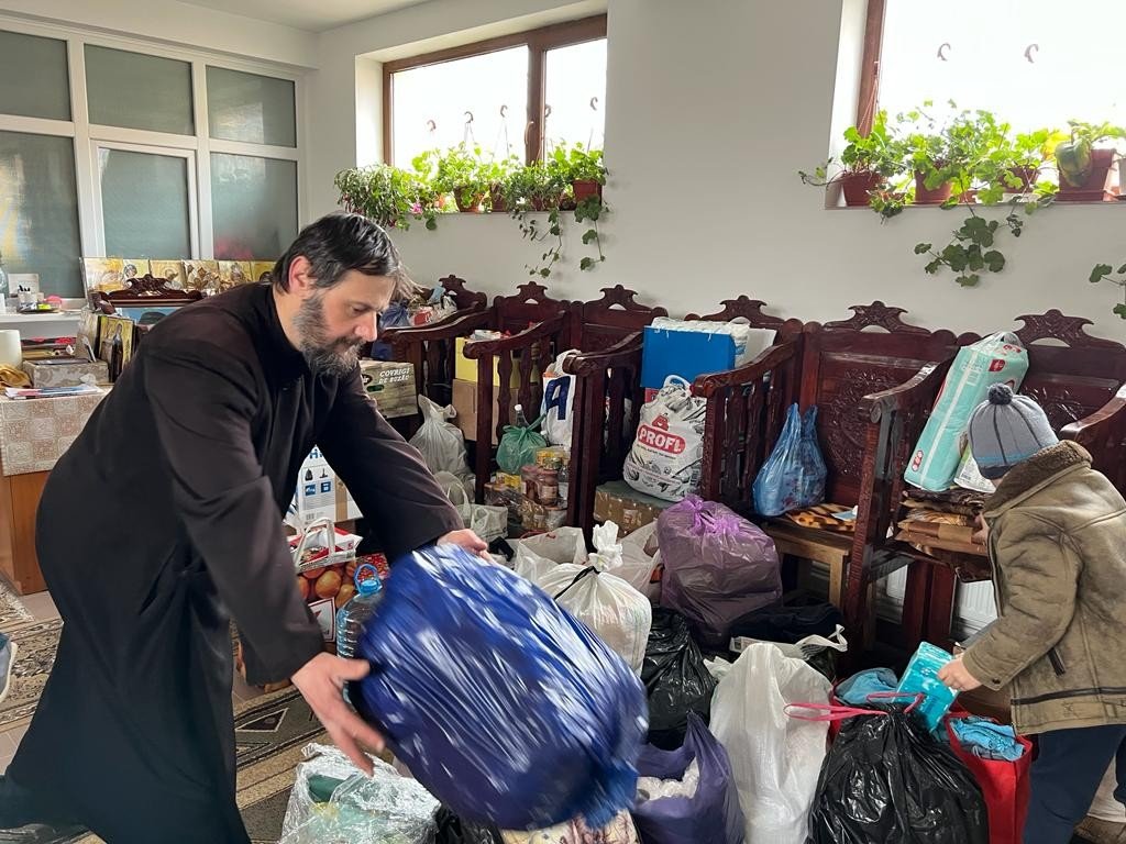 Ajutoare oferite de Protopopiatul Slobozia familiilor care fug din calea războiului 206060